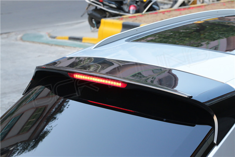 2014 - on Porsche Macan Carbon Fiber Roof Spoiler (1)