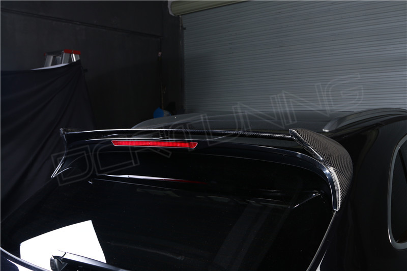2014 - on Porsche Macan Carbon Fiber Roof Spoiler (1)