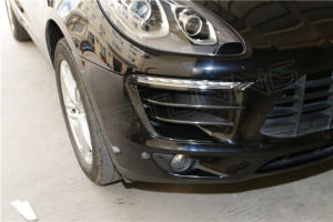 2014 - on Porsche Macan Carbon Fiber Fog Light Cover (1)